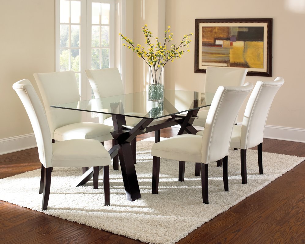 Design Your Dining Table To Form Cozy Environment