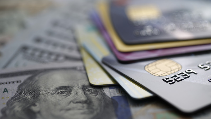How to Deal with Credit Cards in Case Average Debt Hit 4 Trillion?