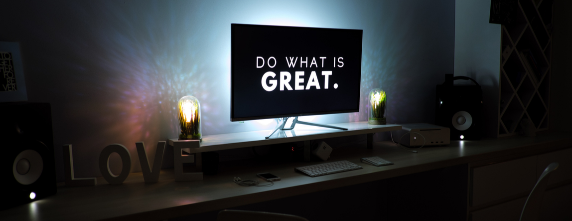 Computer reading &quot;Do What&#039;s Great.&quot; Inspiration for Conscious Entrepreneurs.