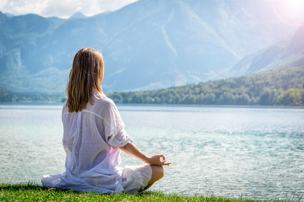 How to Find Inner Peace: 25 Things You Can Start Doing Right Now to Avoid Stress