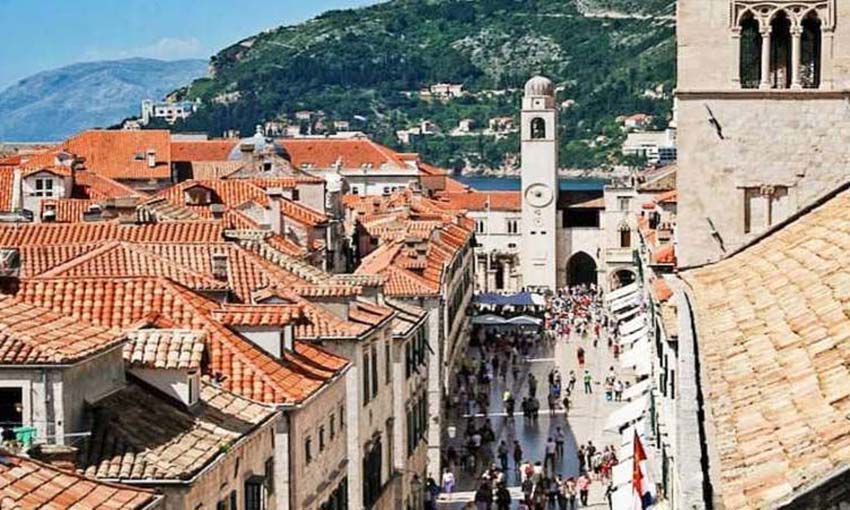 Dubrovnik walks through the city streets