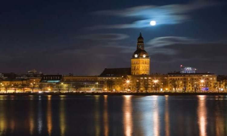 Evening walk in Riga