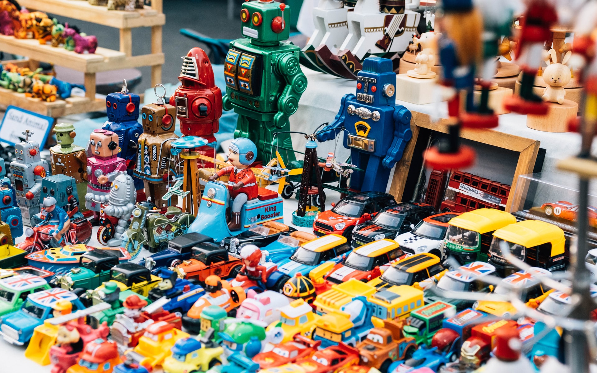 How to manage the toy clutter